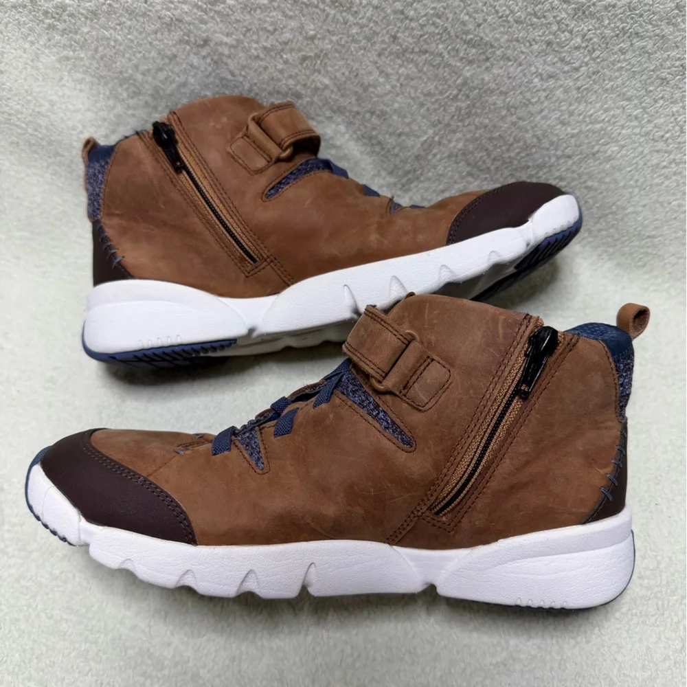Clarks Boys size 5 Casual Boots - Tri Mimo Kid Tan